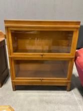 Vintage Globe Wernicke Barrister Bookshelf, 2 Shelves w/ Glass Windowed doors, Oak finish