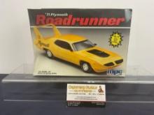 MPC 1/25 Scale Car Model Kit, 71 Plymouth Road Runner, 3 in 1 kit, Stock, Drag & Superbird