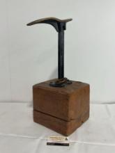 Dandy Cast Iron Cobblers Anvil, one Last included, Mounted on Wooden Block