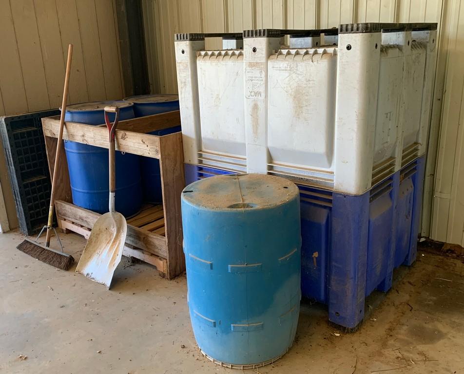 Mack Plastic Fork Lift Containers, Pallets & 3 Barrels