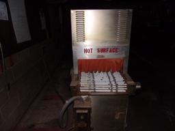 WELDOTRON TUNNEL HEAT SHRINK MACHINE W/INFEED CONVEYOR MDL 72215 S/N EV89372 W/220 VOLTS