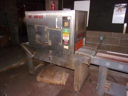 WELDOTRON TUNNEL HEAT SHRINK MACHINE W/INFEED CONVEYOR MDL 72215 S/N EV89372 W/220 VOLTS