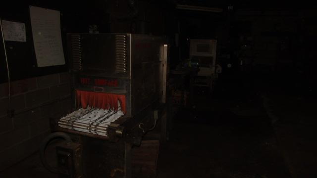WELDOTRON TUNNEL HEAT SHRINK MACHINE W/INFEED CONVEYOR MDL 72215 S/N EV89372 W/220 VOLTS
