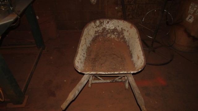 WHEEL BARROW