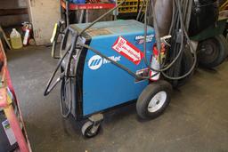 MILLER MATIC 252 WIRE FEED WELDER (TANK NOT INCLUDED)