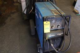MILLER MATIC 252 WIRE FEED WELDER (TANK NOT INCLUDED)