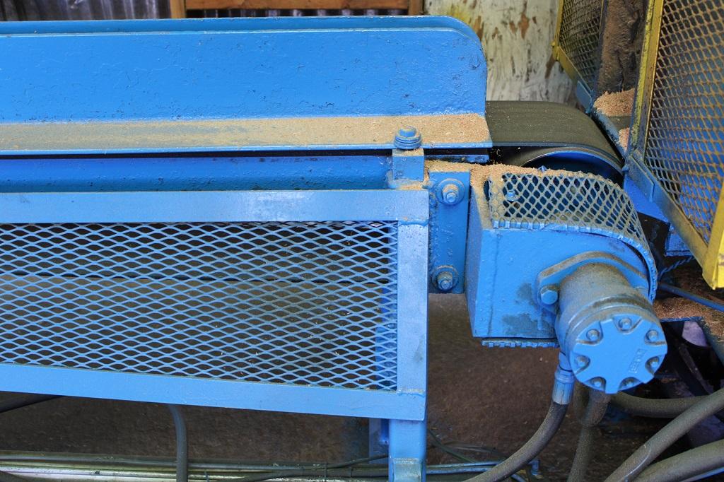 6" X 32' INFEED BELT CONVEYOR TO CLB SAW W/HYD DRV