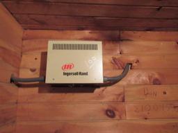 (NICE CONDITION) INGERSOLL RAND MDL IRN60H-CC SCREW TYPE AIR COMPRESSOR (INCLUDES DUCT WORK INTO SAW