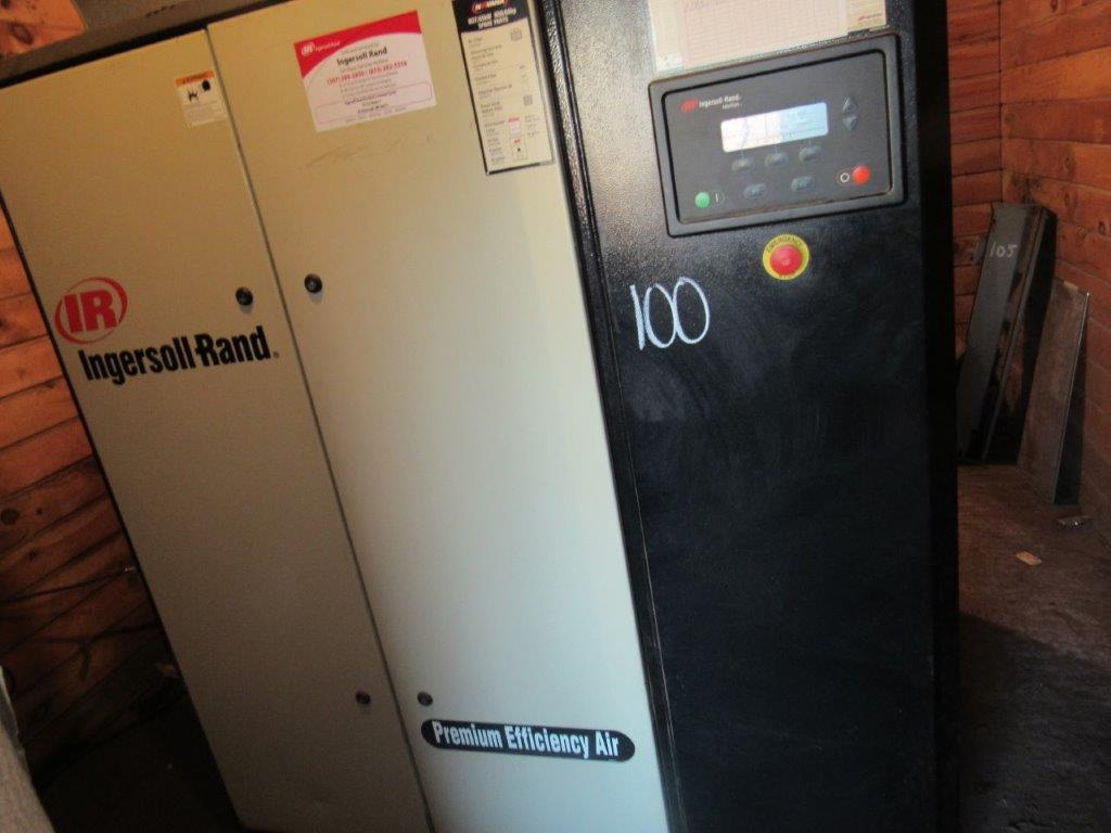 (NICE CONDITION) INGERSOLL RAND MDL IRN60H-CC SCREW TYPE AIR COMPRESSOR (INCLUDES DUCT WORK INTO SAW