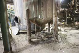 Steel, Approx. 5000gal Liquid Storage Tank w/Slope Bottom, 2 Pumping Units