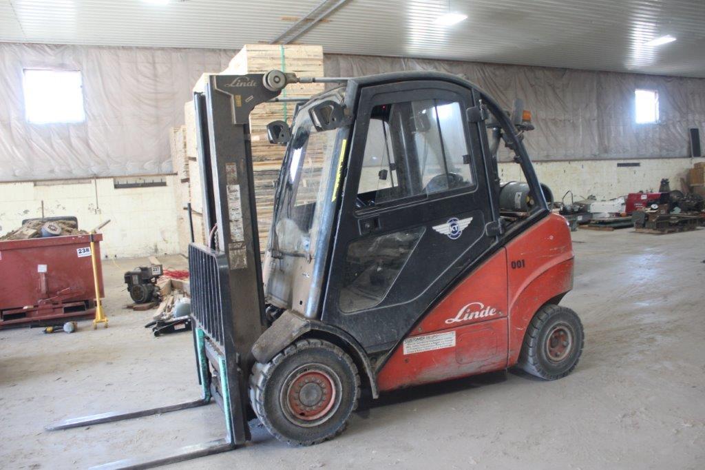 Linde H-25T 5k lb Forklift w/All Weather Cab, Solid Tires, L.P. Gas, Sidesh