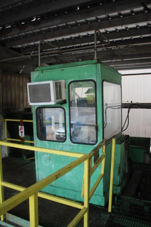 HMC 206 Debarker Flat Track w/30hp Motor on Head, Onboard Hyd Pwr Pack, Cab