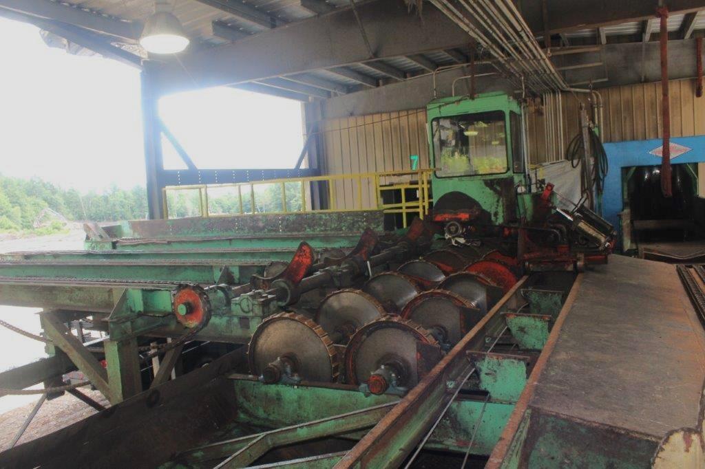 HMC 206 Debarker Flat Track w/30hp Motor on Head, Onboard Hyd Pwr Pack, Cab