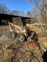 Non-Running Clark 825 Hydrostatic Skid Steer Loader, Solid Tires W/Bucket Attachment