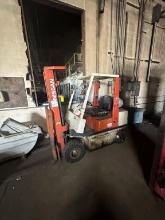 Nissan 4000 LB Forklift Triple Stage Mast With 42inch Forks, Side Shift Open Cab, Propane Gas Engine