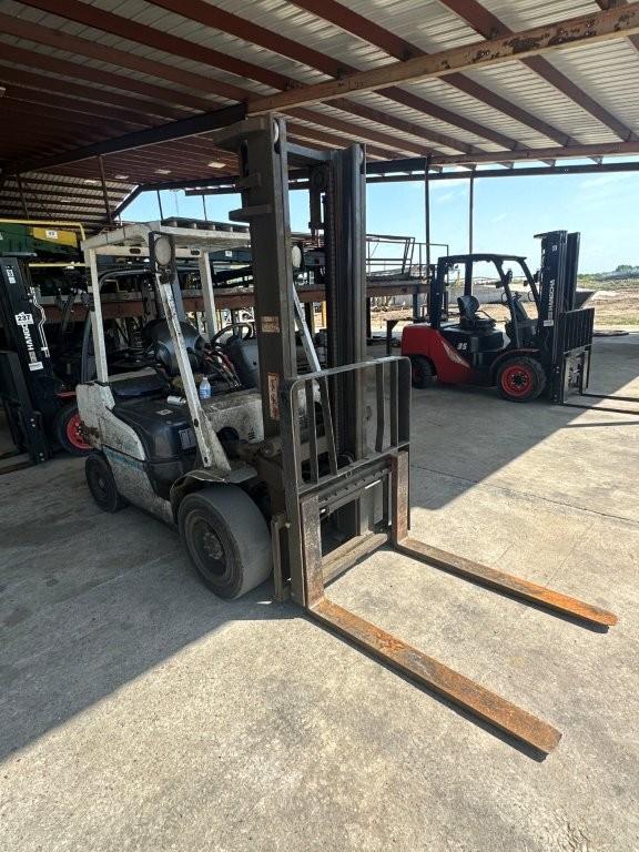 Unicarries 6000 Lb Forklift Model PFD60MS, Open Rops, 47inch Forks With Side Shift, Solid Tires, Die