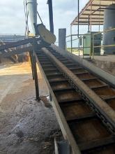 102ft Barn Sweep Conveyor With Hyd Operated Divert Gate And Conveyor Chain Tensioner