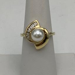 14kt Diamond & Pearl Ring - Size 6¾ (4.9g Total Weight)