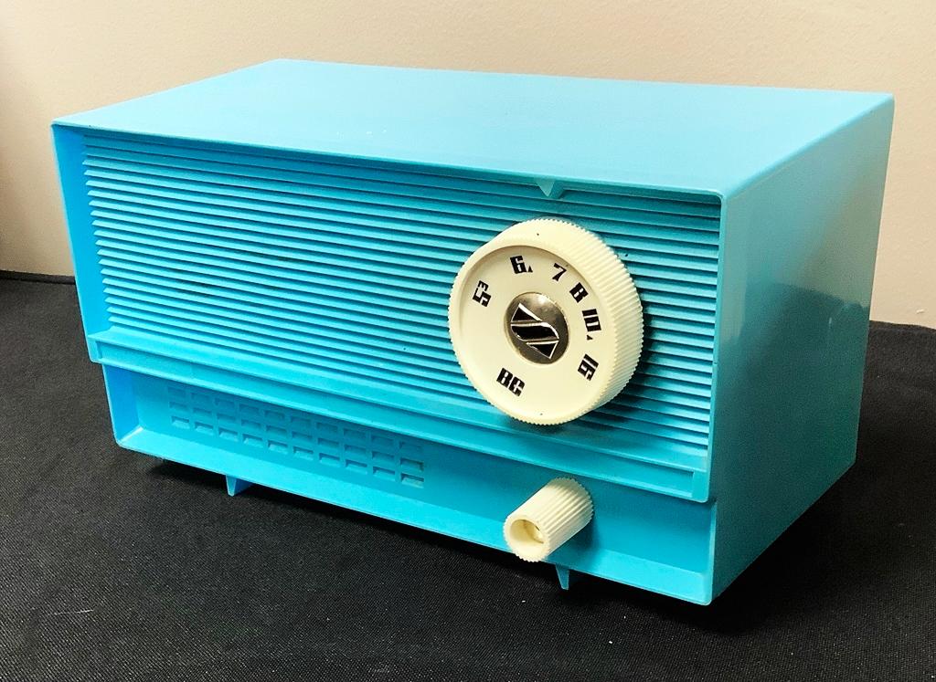 Vintage Japanese Radio - Model 13C, 8¼"x4½"x4½", Working