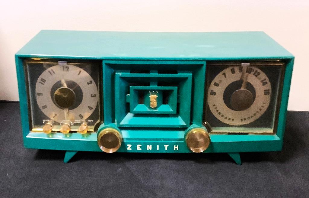 Zenith 1955 Tube Radio - Model R-519, 13"x6½"x5½", Working