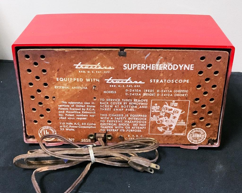 Truetone Superheterodyne Statoscope Radio - Model S-2410A, 10½"x5½"x6"