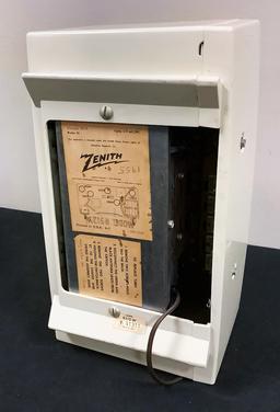 Zenith 1955 Radio - Model R-512W, 12"x7"x6"