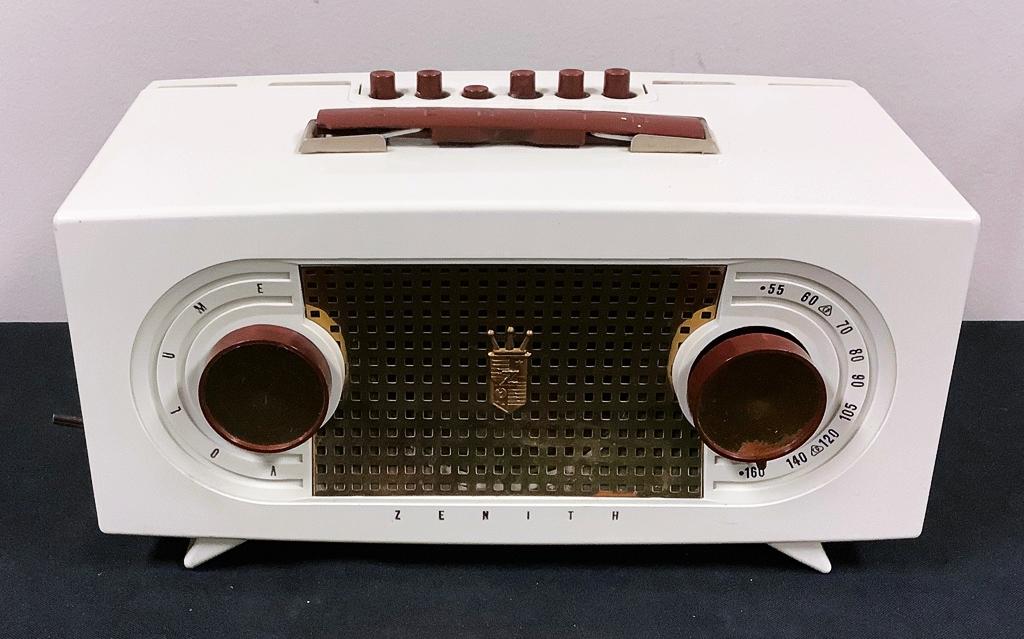 Zenith 1955 Radio - Model R-512W, 12"x7"x6"