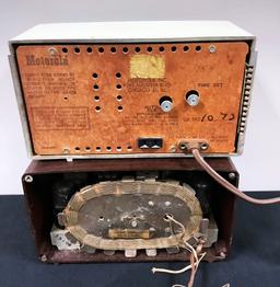 Motorola 1954 Clock Radio - Model 53C, 10"x5½"x6", Working;     Maquire 194