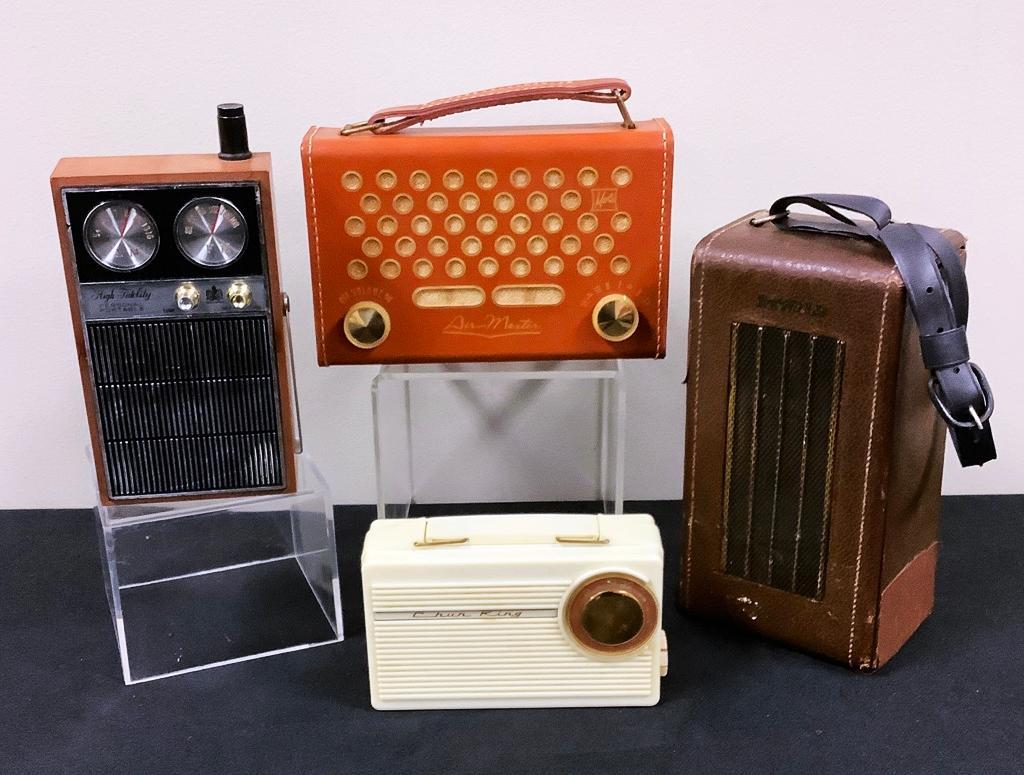 Hi-Fidelity Personal Portable Radio - 4¼"x2"x8½";     Merco Air Master 1957