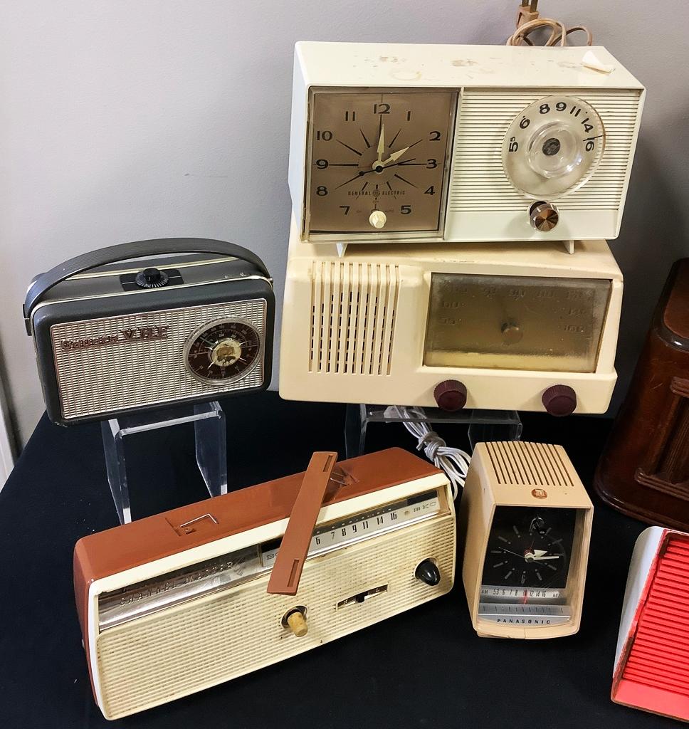 Misc. Vintage Radios For Parts