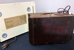 RCA Victor Radio - 12½"x7"x8";     Radiola Radio - Bakelite Case, 8½"x5½"x5