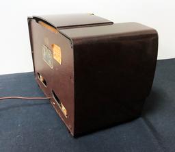 RCA Victor Radio - Bakelite Case, Model 66X11, 13¾"x7½"x8½"