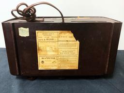 RCA Victor Radio - Bakelite Case, Model 66X11, 13¾"x7½"x8½"