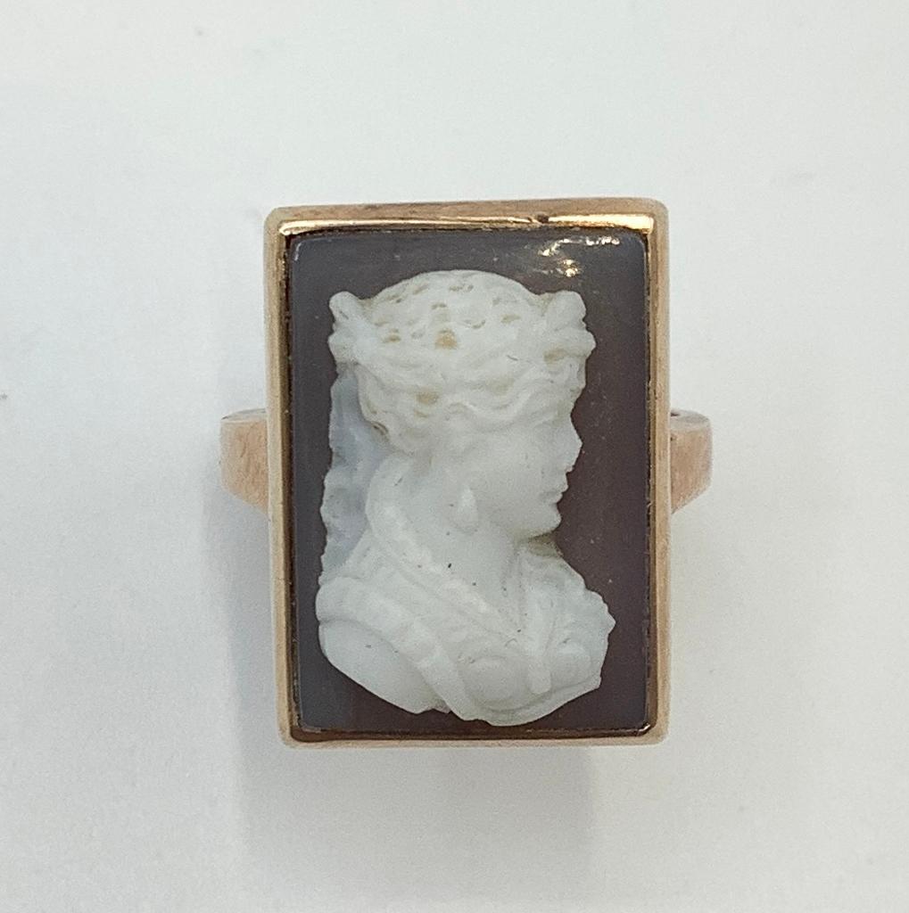 Vintage Cameo Ring - 14kt Tested (unmarked), Size 6, Total Weight 6.8 G, No