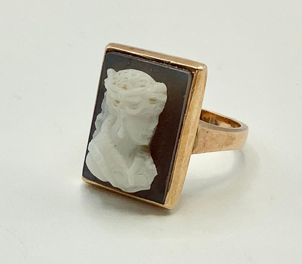 Vintage Cameo Ring - 14kt Tested (unmarked), Size 6, Total Weight 6.8 G, No