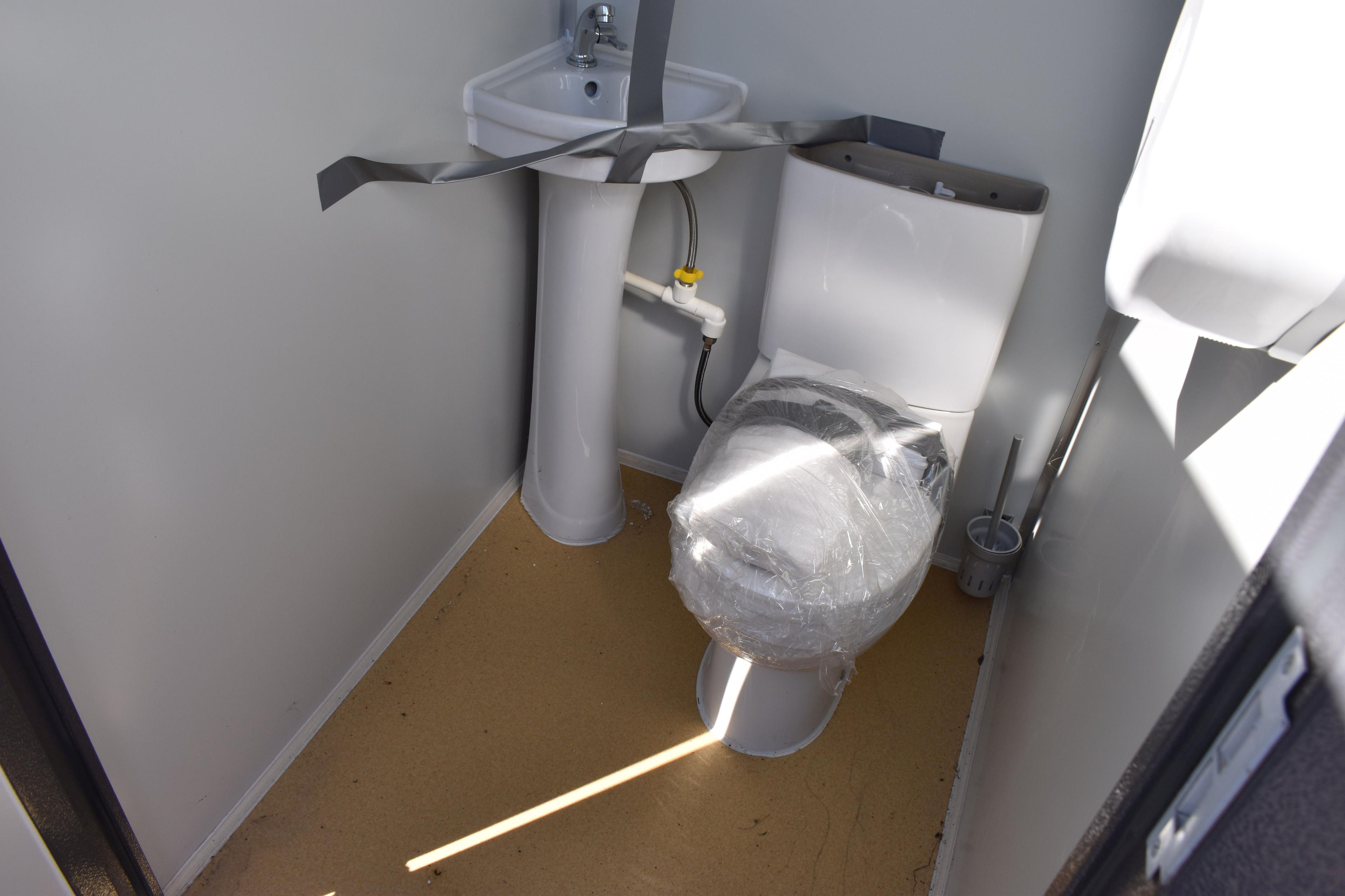 New Bastone 2 Private Toilet Stalls Portable Restroom