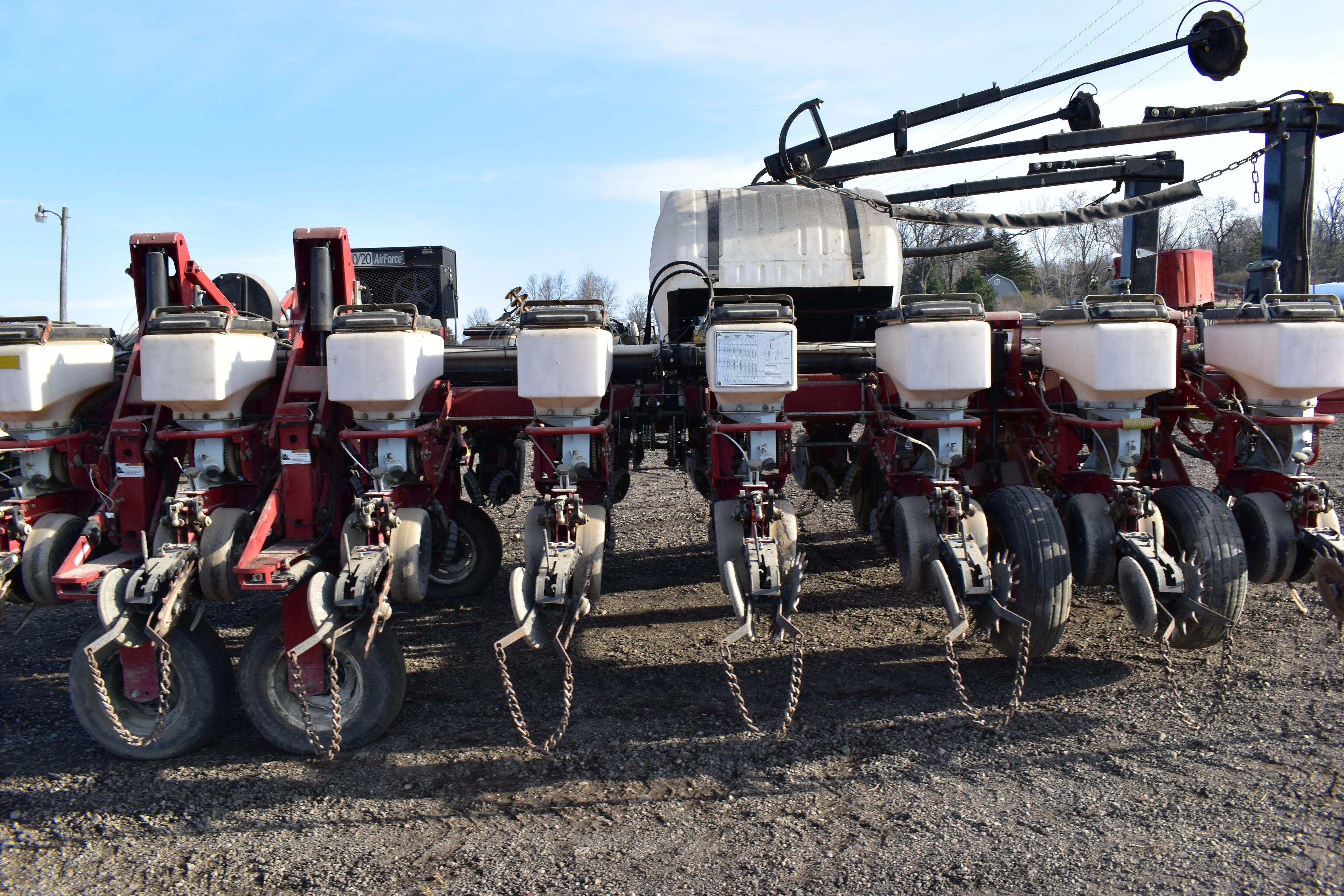 White 8180 16 Row Planter