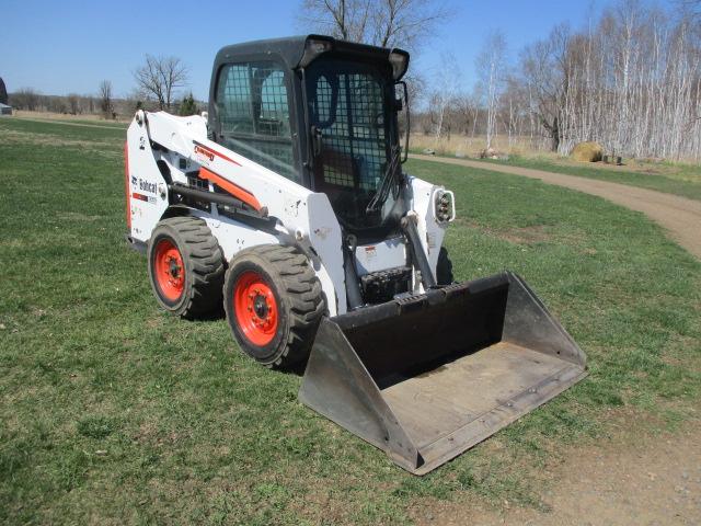 2014 Bobcat S550 skidsteer w/dirt bucket