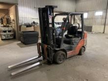 Toyota model 8FGCU25 LP ride on fork lift