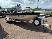 1997 Crestliner 17FT fishing boat w/90 HP Evinrude OB motor on good EZ loader trailer