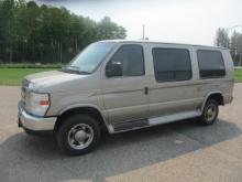 2008 Ford E150 Wheelchair Lift Van 5.4L Triton V8  141k miles.
