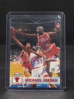 Basketball Collector Card -Michael Jordan - #28 - Skybox