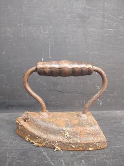 #6 Cast Iron Sadd Iron