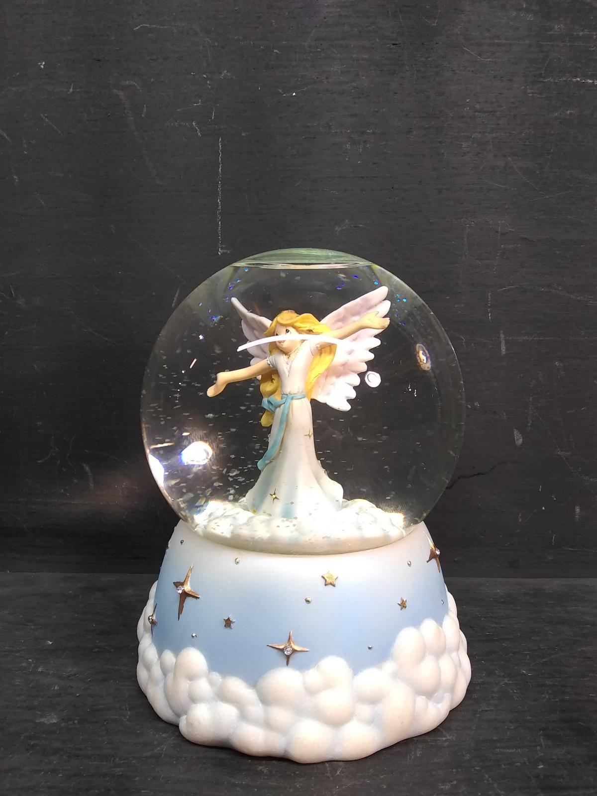 Angel Snowglobe