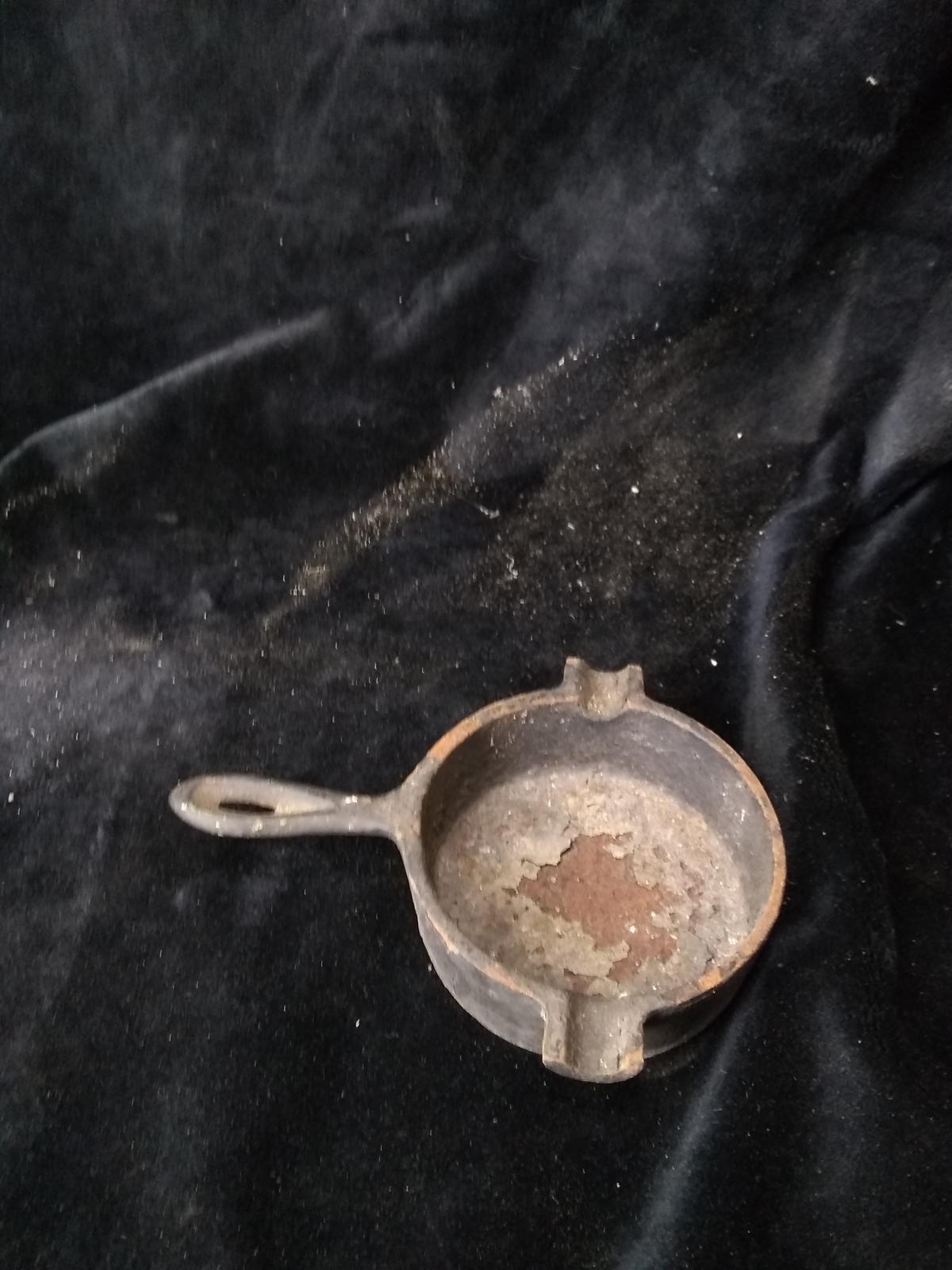 Vintage Salesman Sample Cast Iron Ashtray