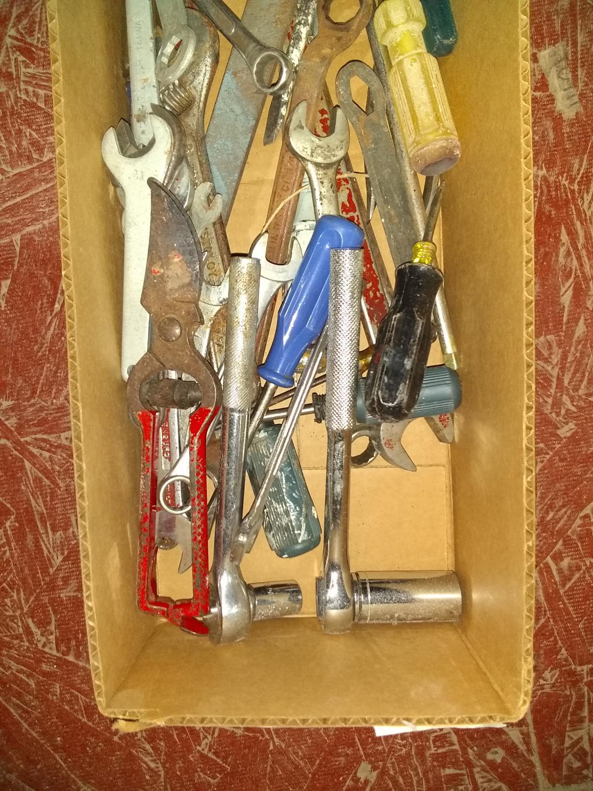 BL- Assorted Hand Tools
