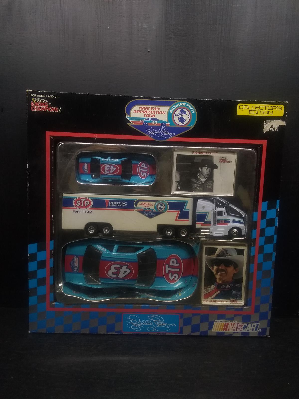 Nascar Richard Petty 1992 Appreciation Tour Collector Car Set