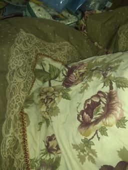 BL-Floral Queen Comforter