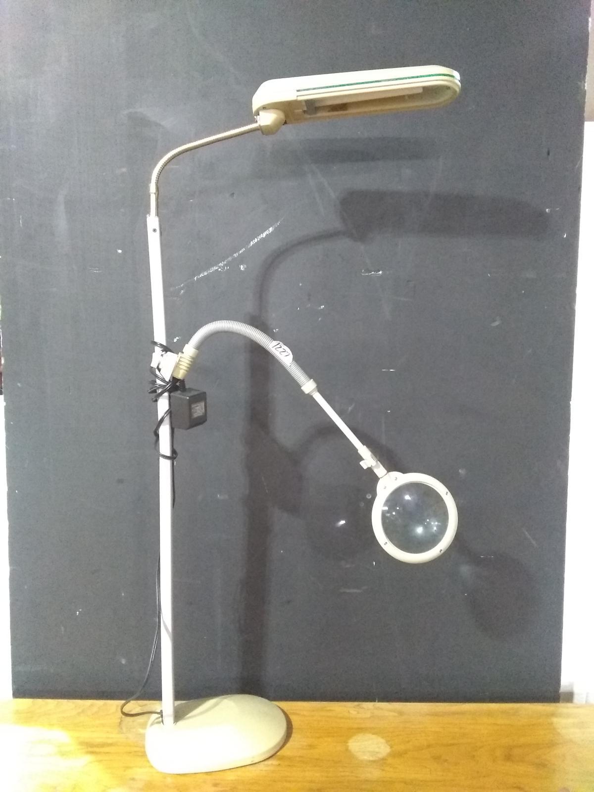 Fluorescent Floor Lamp w. Magnifying Glass