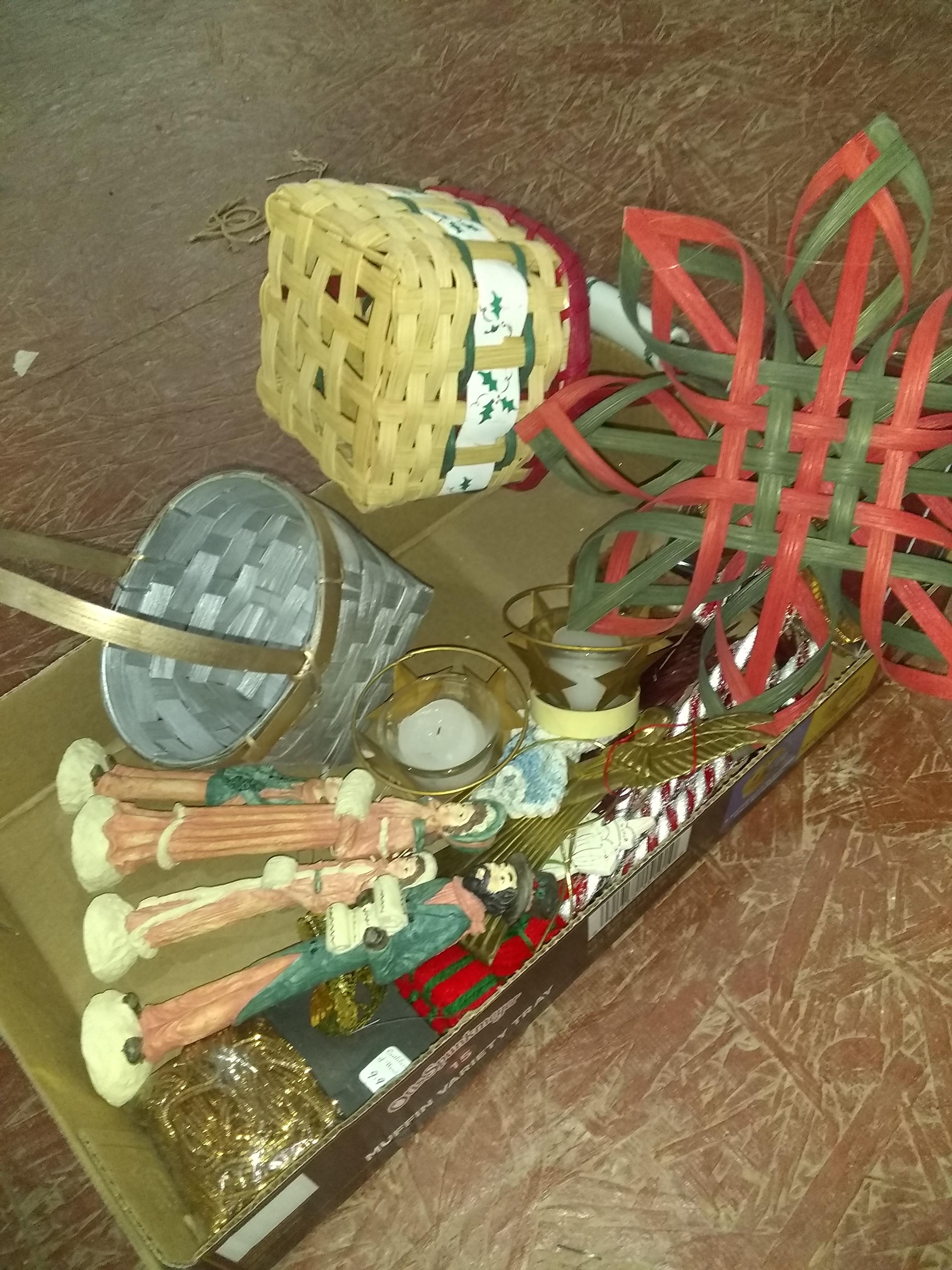 BL- Assorted Baskets & Woven Christmas Star